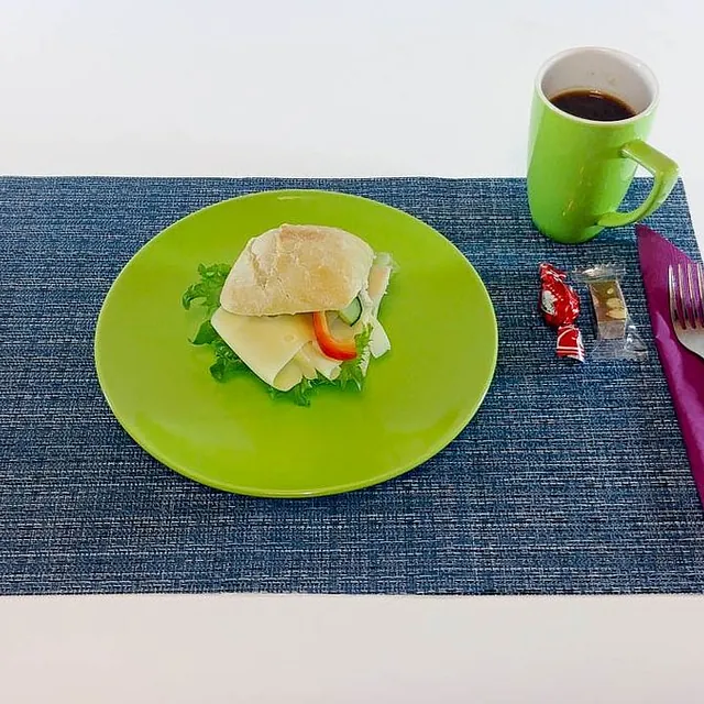 Ciabatta med ost og skinke